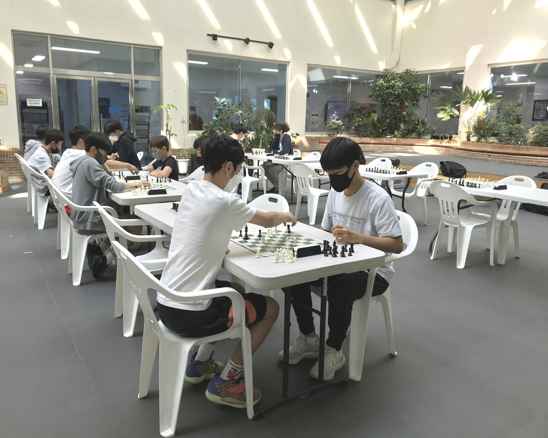 Chess+Club+organizes+intra-school+tournament
