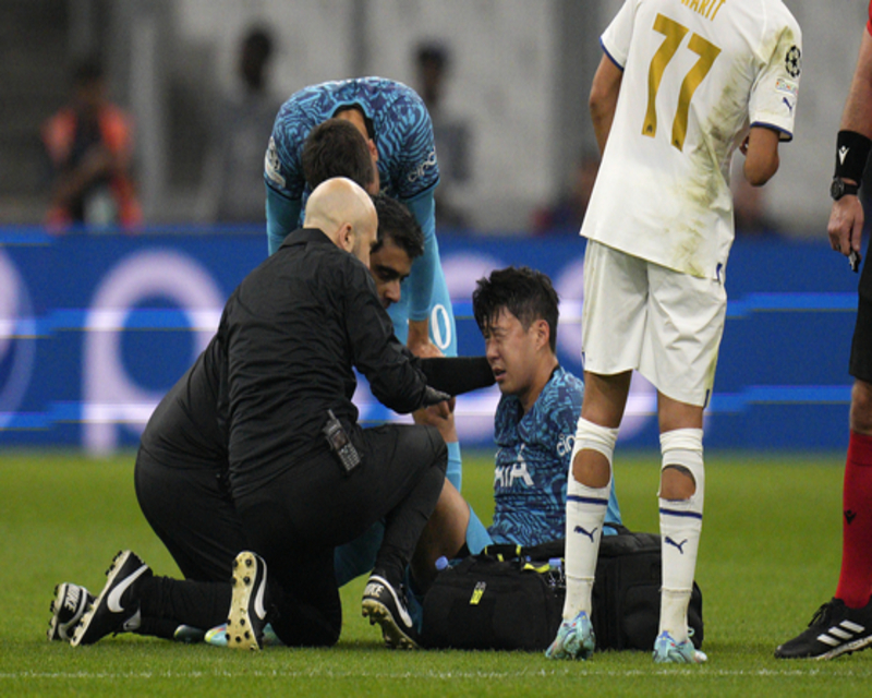 Son Heung-min fractured his left eye on Nov. 1: https://koreajoongangdaily.joins.com/2022/11/02/sports/football/Son-Heungmin-Tottenham-Hotspur-injury/20221102153401644.html