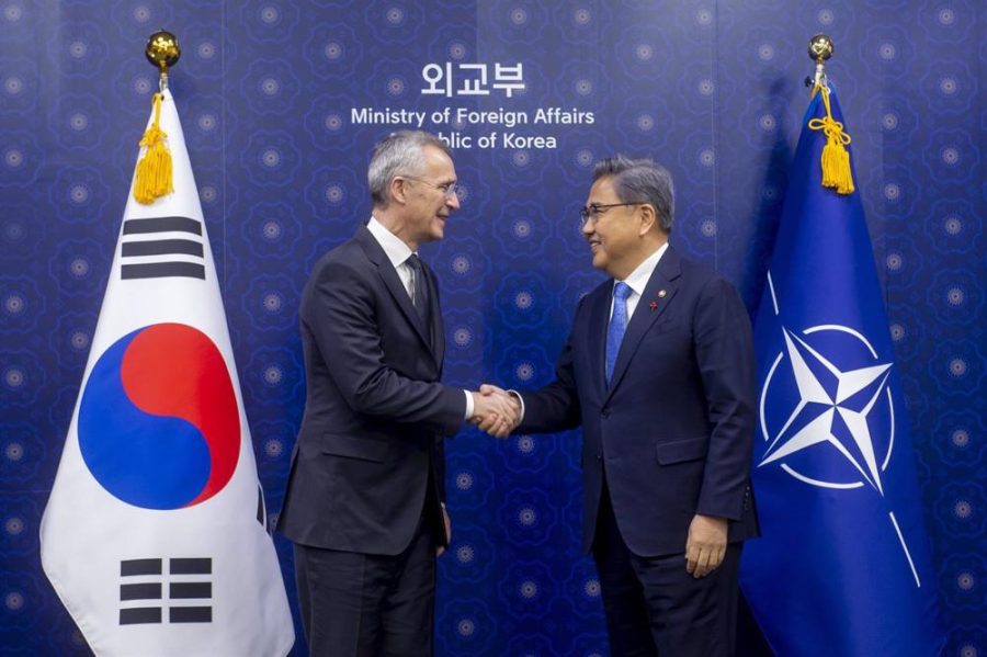 NATO Secretary General Jens Stoltenberg shakes hands with South Korea’s Foreign Minister Park Jin. (Source: News 360)