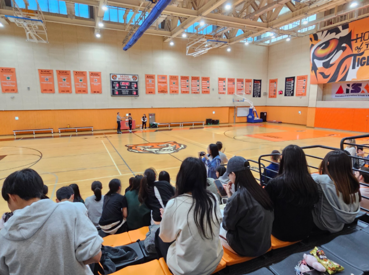 Students attend first pep rally of second semester