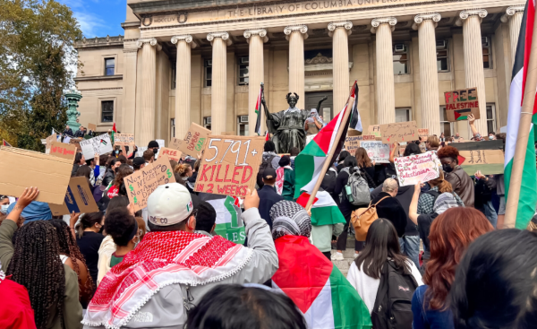 Pro-Palestinian protests after mass arrest at Columbia University