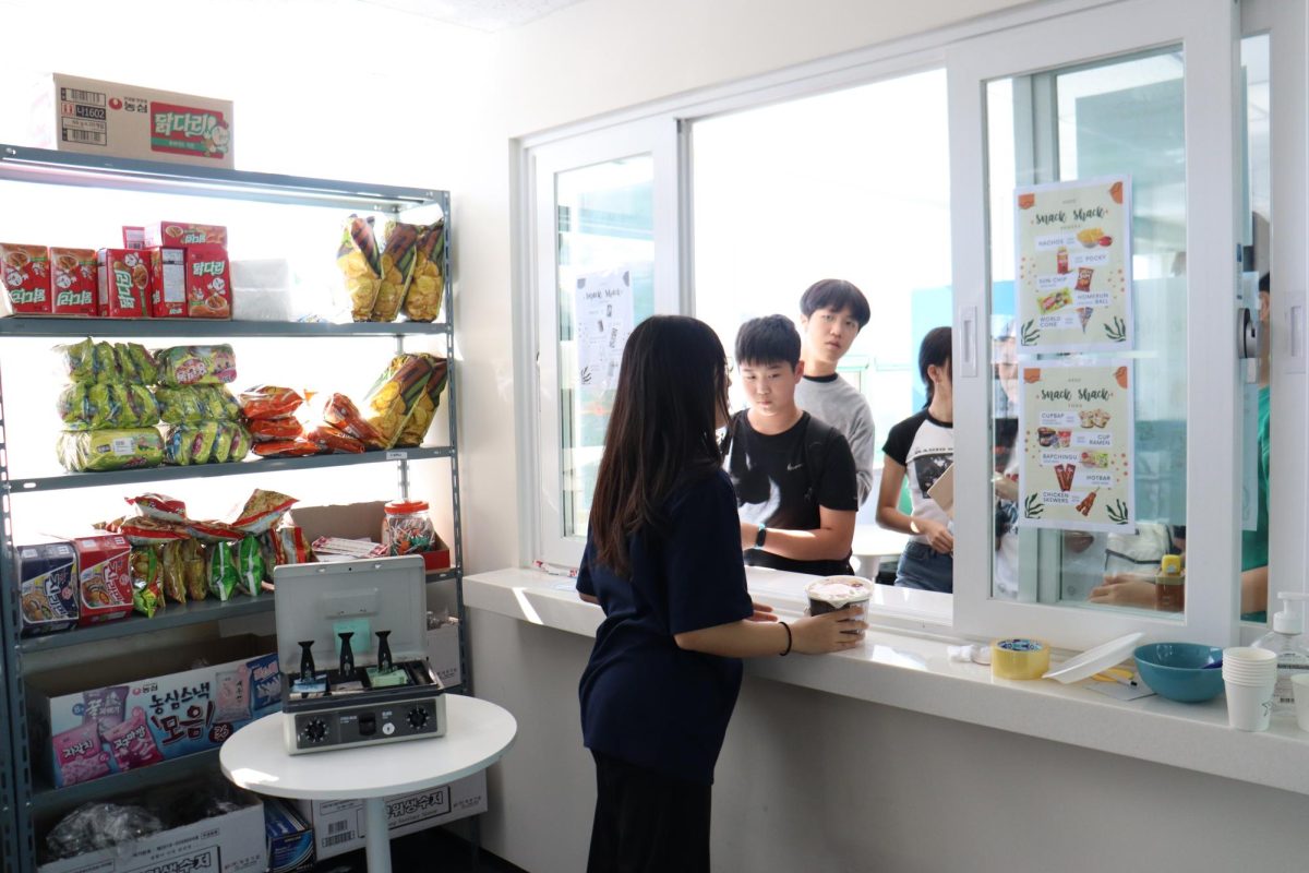 HSSC member working in the Snack Shack during office hours on Aug. 28