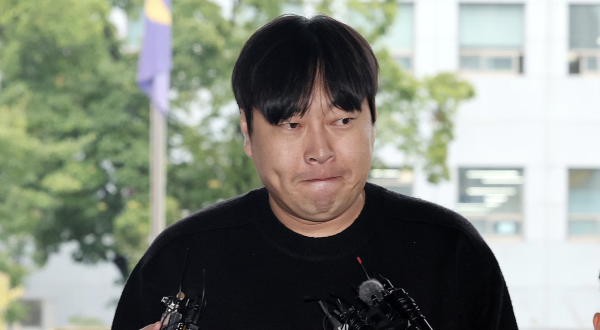 Source: News 1 
Caption: Lee Jin Ho attending the police investigation 
