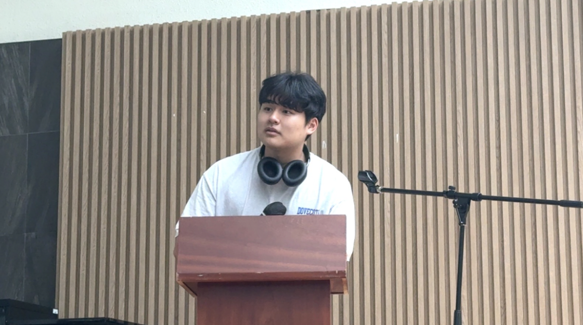 Joseph Lim (10) delivering a speech for the HSSC election 

