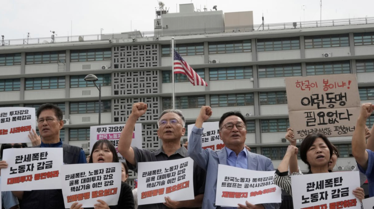 South Koreans protest detainment of 300 Korean workers
