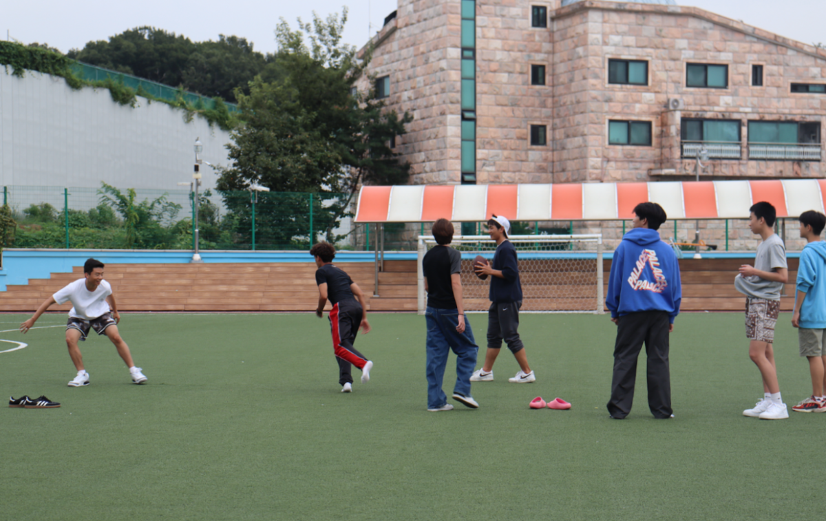 Flag Football Club practicing for their upcoming tournament.

