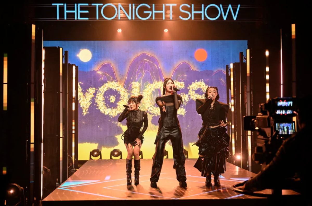 HUNTR/X performs “Golden” at the Jimmy Fallon show.

