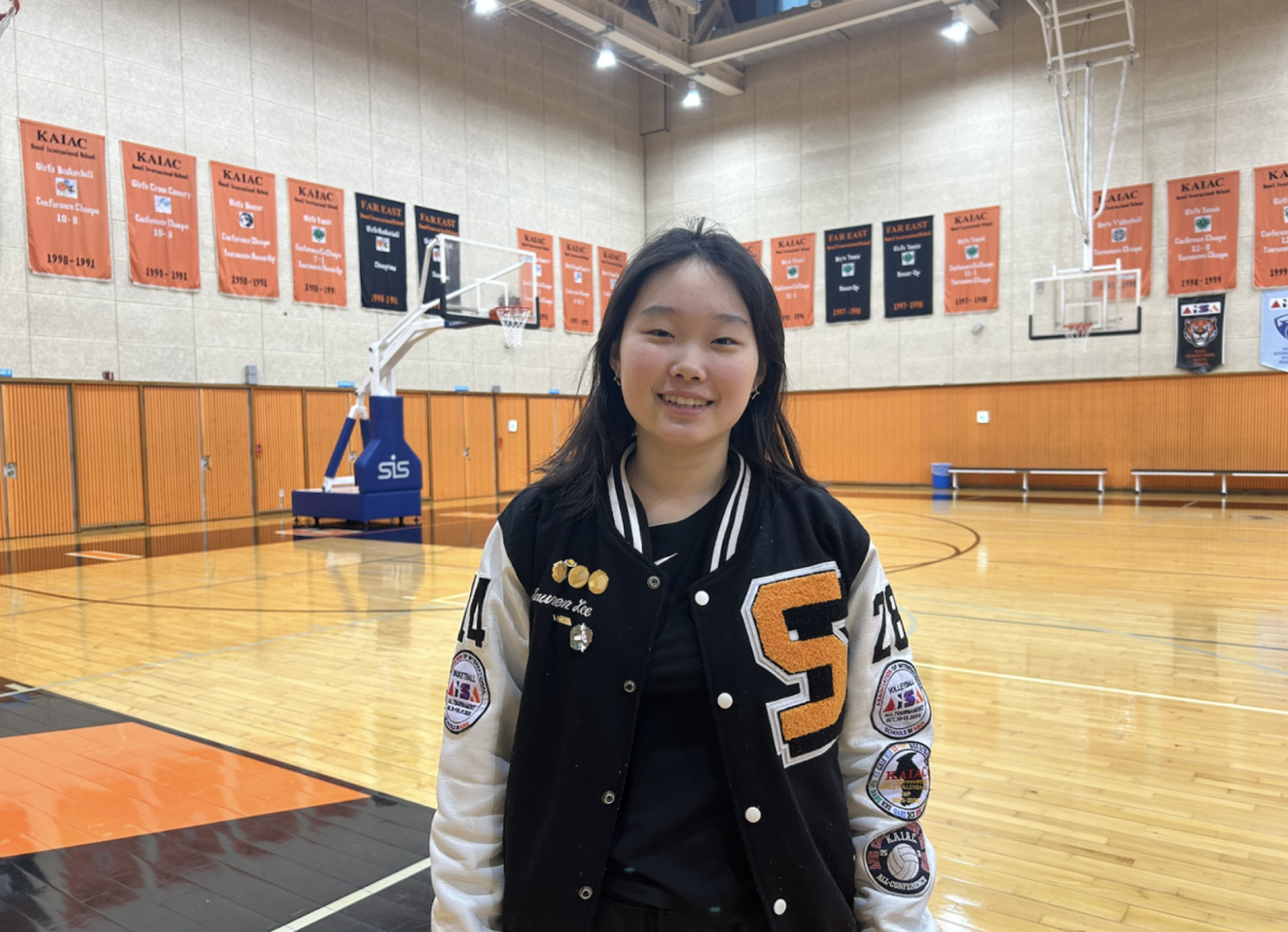 Lauren Lee standing in the court