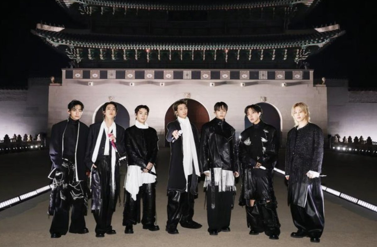 BTS performing in Gwanghwamun square 
Source: Korea Times