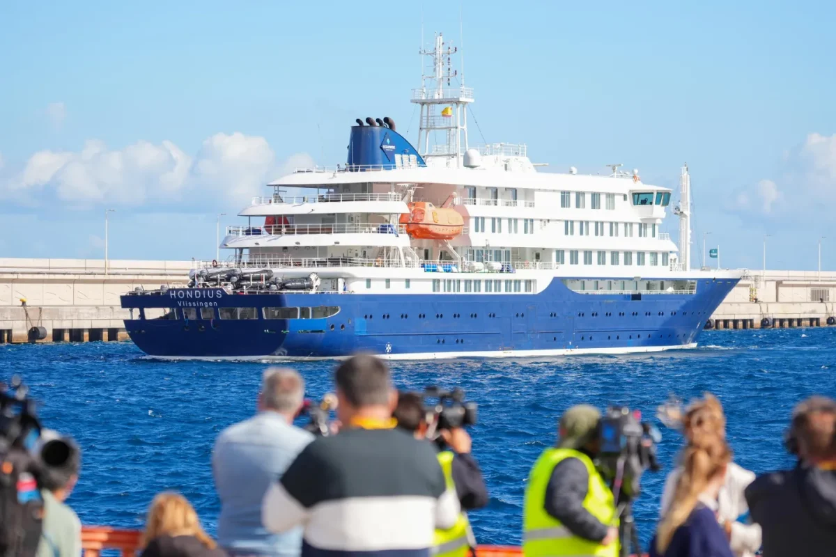 The cruise ship containing the Hantavirus patients alarms global communities
